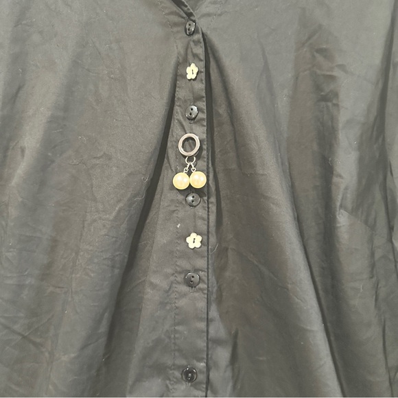 Stylish Black Button-Down Women's Shirt - Picture 4 of 8